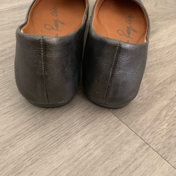 American Rag Aellie Flats - Picture 3 of 4